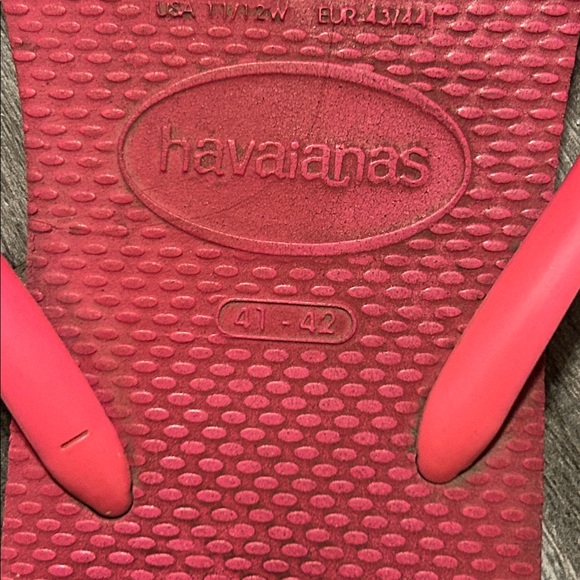 Havaianas Vibrant Pink Sandals - Picture 5 of 7